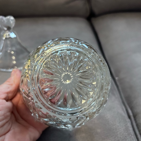 5th Avenue Crystal Hearts Candy Dish with Lid, 6.5” Tall GL001 - Picture 3 of 5